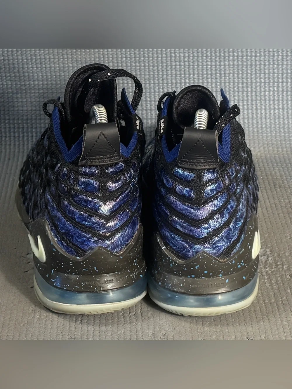 Nike LeBron 17 Constellations Athletic Shoes BQ5594-407 Big Kid Size 5.5Y